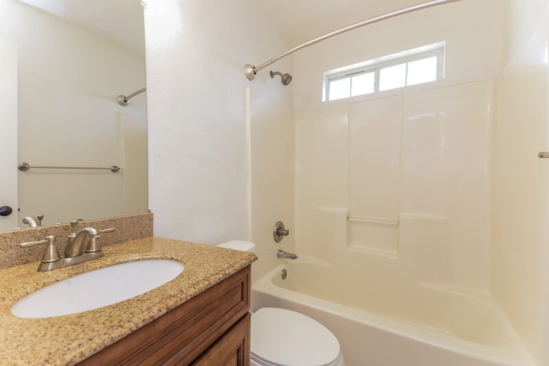 1,965/Mo, 423 Trout St Rockwall, TX 75032 Bathroom View