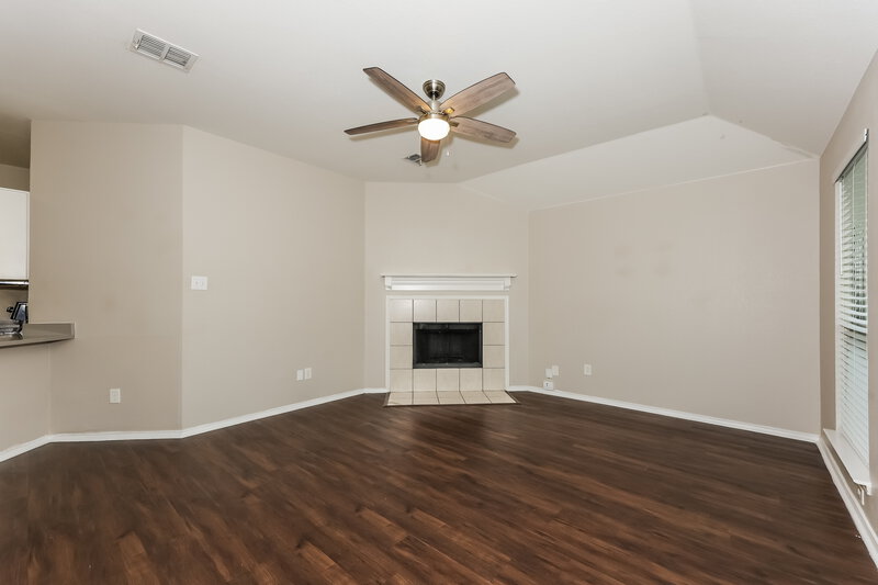 2,605/Mo, 1016 Winding Creek Drive Cedar Hill, TX 75104 Living Room View