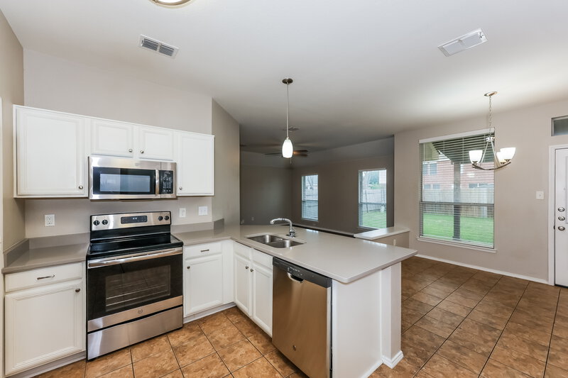 2,605/Mo, 1016 Winding Creek Drive Cedar Hill, TX 75104 Kitchen View 3