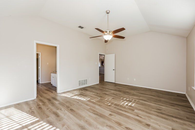 1,930/Mo, 1357 Illinois Ave Lancaster, TX 75134 Main Bedroom View