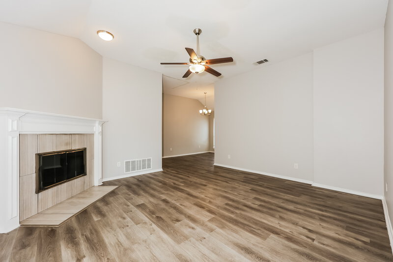 2,060/Mo, 822 Astaire Ave Duncanville, TX 75137 Living Room View
