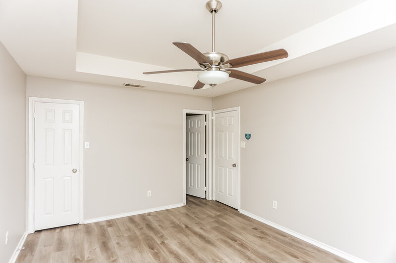 2,000/Mo, 822 Astaire Ave Duncanville, TX 75137 Main Bedroom View 2