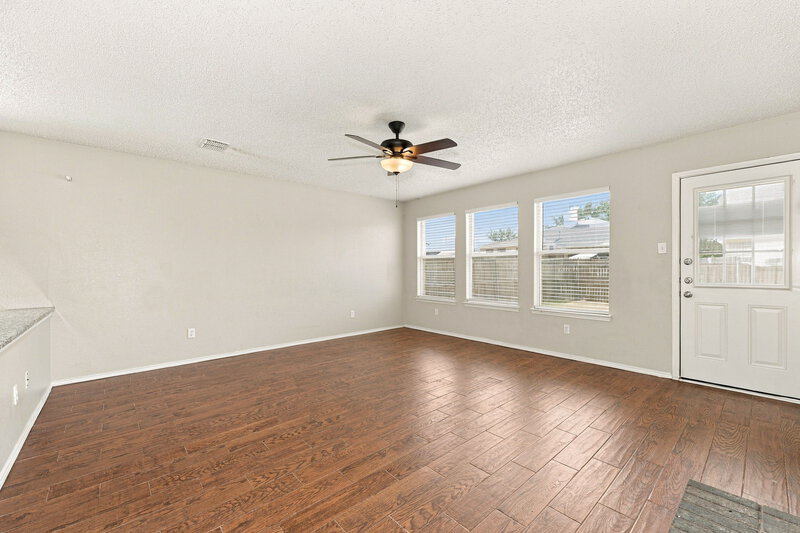 2,080/Mo, 2813 Mcintosh Court Lancaster, TX 75134 No Caption View 2