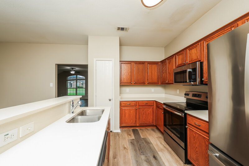 2,295/Mo, 1748 Cansler Lane Lancaster, TX 75134 Kitchen View