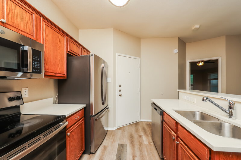 2,295/Mo, 1748 Cansler Lane Lancaster, TX 75134 Kitchen View 2
