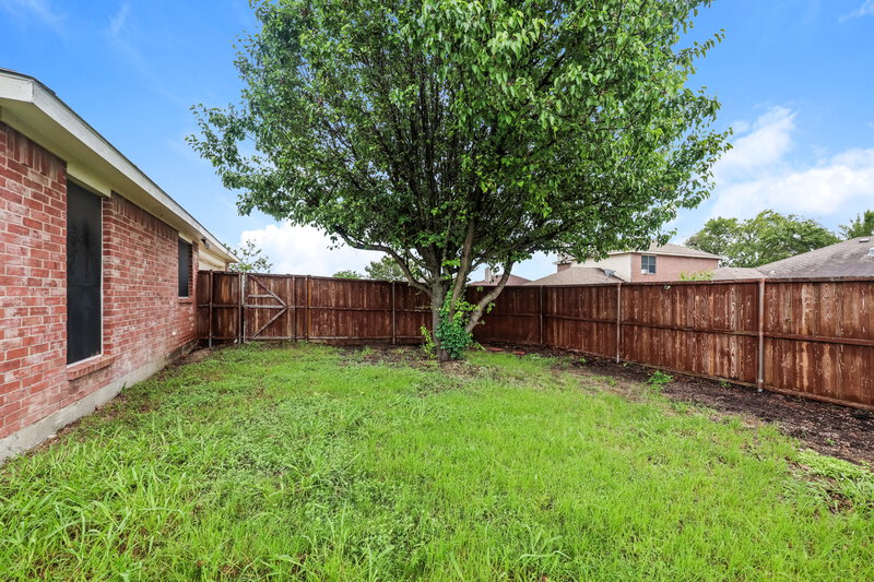 2,295/Mo, 1748 Cansler Lane Lancaster, TX 75134 Rear View