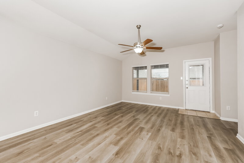 2,050/Mo, 829 Walls Blvd Crowley, TX 76036 Living Room View