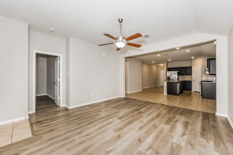 2,050/Mo, 829 Walls Blvd Crowley, TX 76036 Living Room View 3