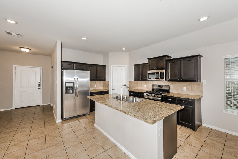 2,050/Mo, 829 Walls Blvd Crowley, TX 76036 Kitchen View