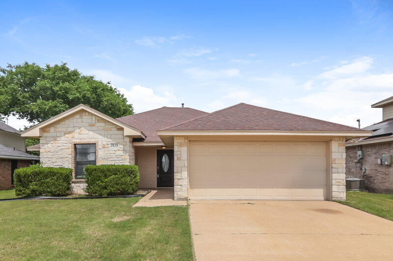 2,105/Mo, 2131 Trishia Ln Glenn Heights, TX 75154 External View