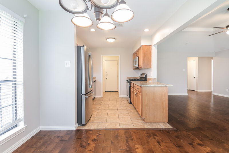 2,105/Mo, 2131 Trishia Ln Glenn Heights, TX 75154 Dining Room View 2
