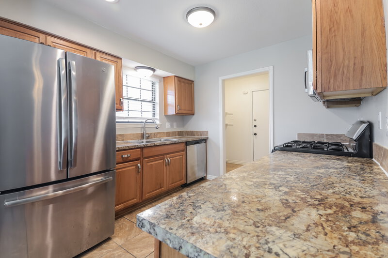 2,105/Mo, 2131 Trishia Ln Glenn Heights, TX 75154 Kitchen View