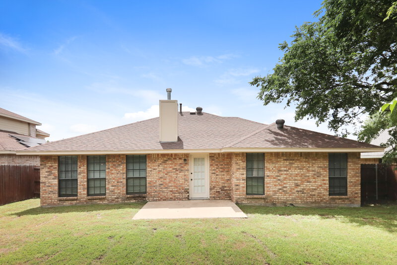 2,105/Mo, 2131 Trishia Ln Glenn Heights, TX 75154 Rear View
