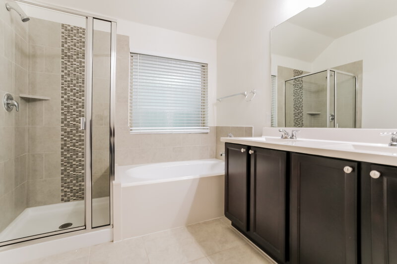 2,205/Mo, 2436 Evening Stone Drive Aubrey, TX 76227 Main Bathroom View