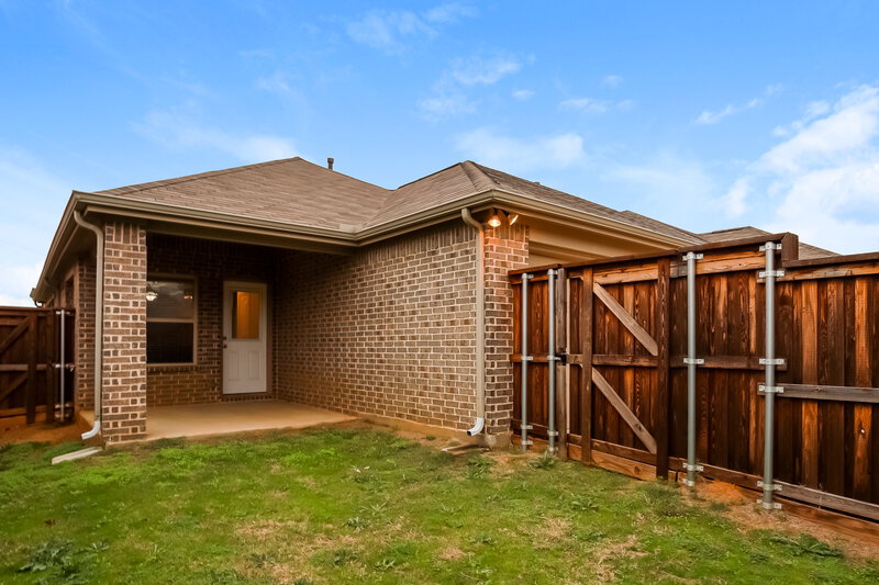 2,205/Mo, 2436 Evening Stone Drive Aubrey, TX 76227 Rear View
