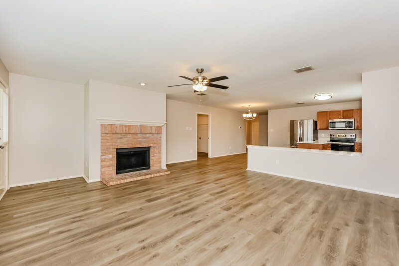 2,150/Mo, 2217 Midbury Drive Lancaster, TX 75134 Living Room View 2