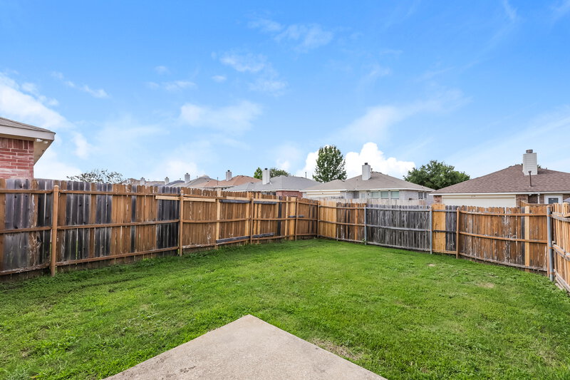 2,150/Mo, 2217 Midbury Drive Lancaster, TX 75134 Backyard View