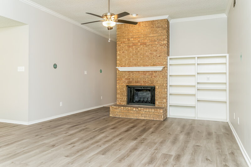 3,140/Mo, 1025 Meadow Creek Dr Lancaster, TX 75146 Living Room View 2