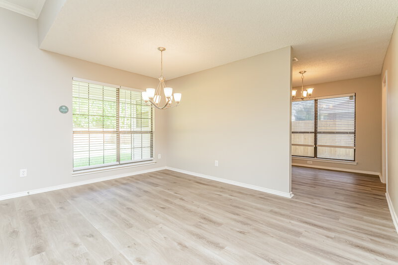 3,140/Mo, 1025 Meadow Creek Dr Lancaster, TX 75146 Dining Room View 2