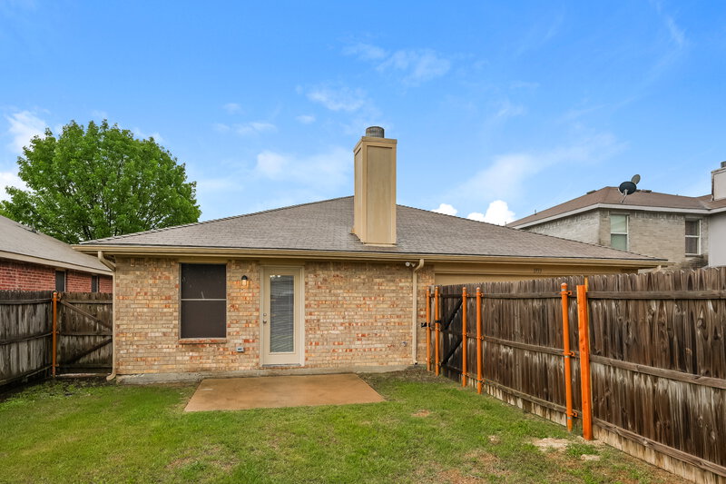 2,080/Mo, 1933 Indian Lilac Lancaster, TX 75146 Rear View