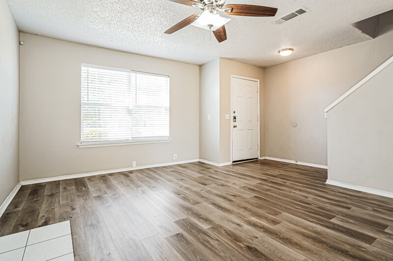 2,800/Mo, 1906 Purdue Drive Glenn Heights, TX 75154 Living Room View 2
