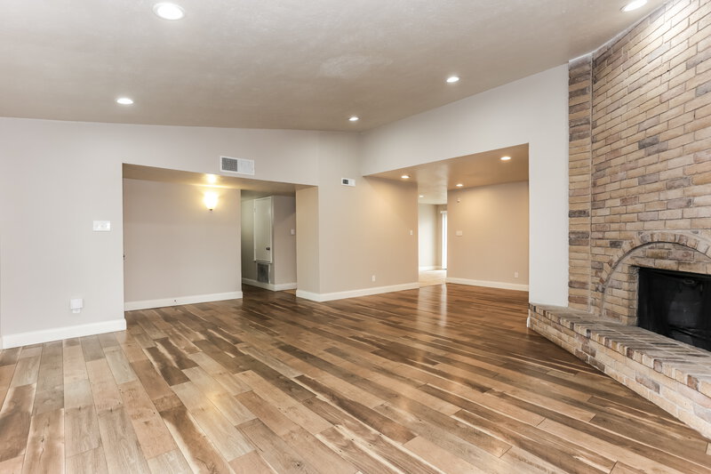 2,020/Mo, 644 Nora Lane Desoto, TX 75115 Living Room View