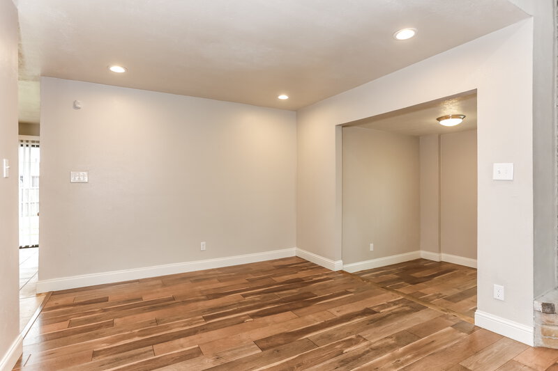 2,020/Mo, 644 Nora Lane Desoto, TX 75115 Living Room View 2