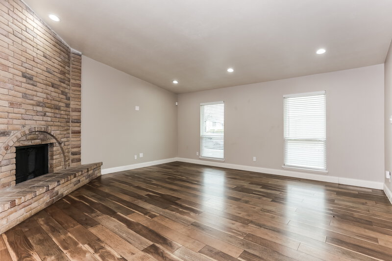2,020/Mo, 644 Nora Lane Desoto, TX 75115 Living Room View 3