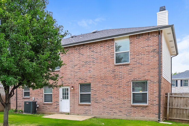2,125/Mo, 1825 Shasta View Dr Justin, TX 76247 Rear View