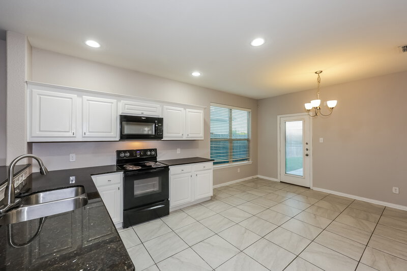 1,920/Mo, 2016 Belshire Ct Fort Worth, TX 76140 Kitchen View