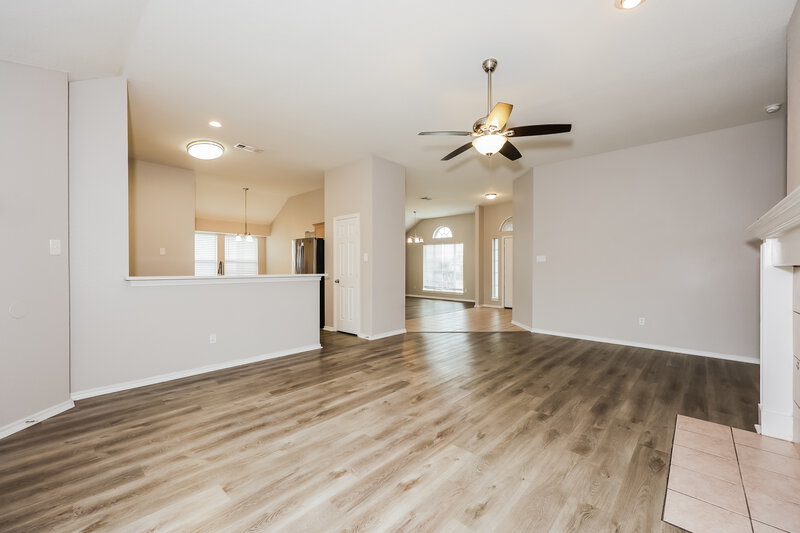 2,380/Mo, 2219 W Thoroughbred Dr Lancaster, TX 75146 Living Room View 2