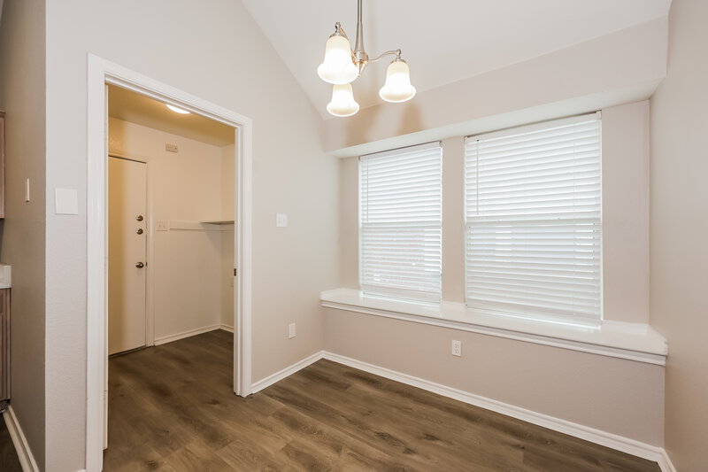 2,380/Mo, 2219 W Thoroughbred Dr Lancaster, TX 75146 Dining Room View