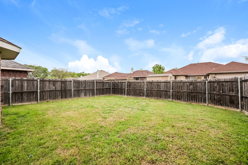 2,380/Mo, 2219 W Thoroughbred Dr Lancaster, TX 75146 Exterior View