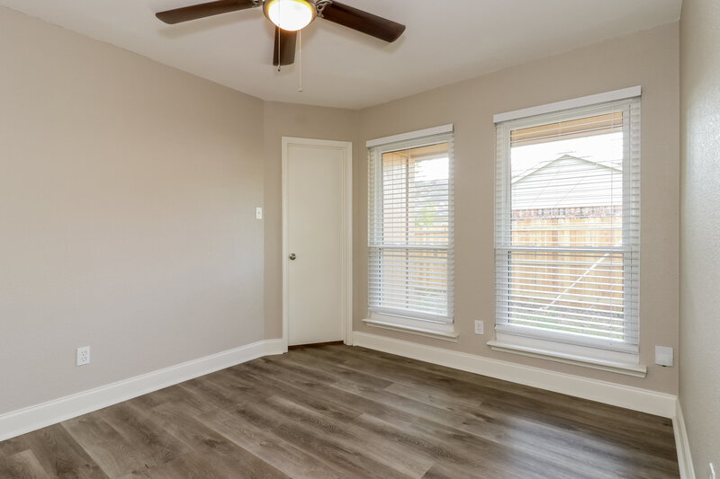 2,200/Mo, 6324 Woodstream Trl Fort Worth, TX 76133 Bedroom View