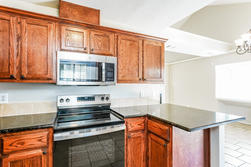 2,350/Mo, 602 Laurel St Cedar Hill, TX 75104 Kitchen View 2