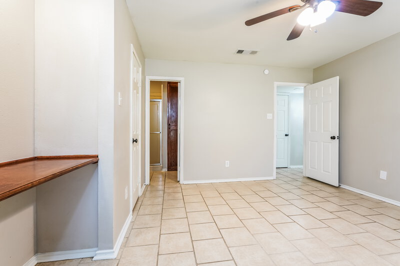 2,350/Mo, 602 Laurel St Cedar Hill, TX 75104 Main Bedroom View 2