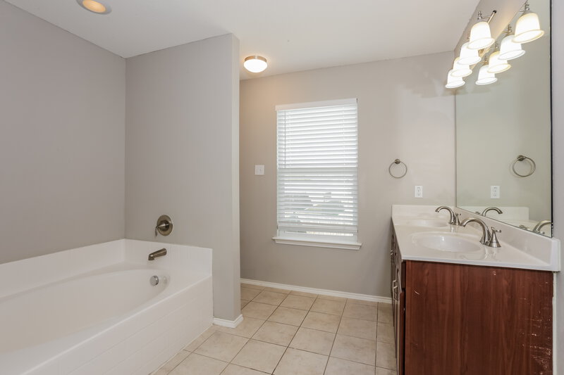1,945/Mo, 1627 Dream Catcher Way Krum, TX 76249 Main Bathroom View