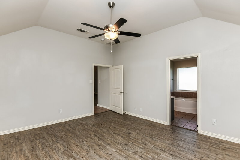 2,530/Mo, 6601 Rockdale Road Fort Worth, TX 76134 Main Bedroom View 2