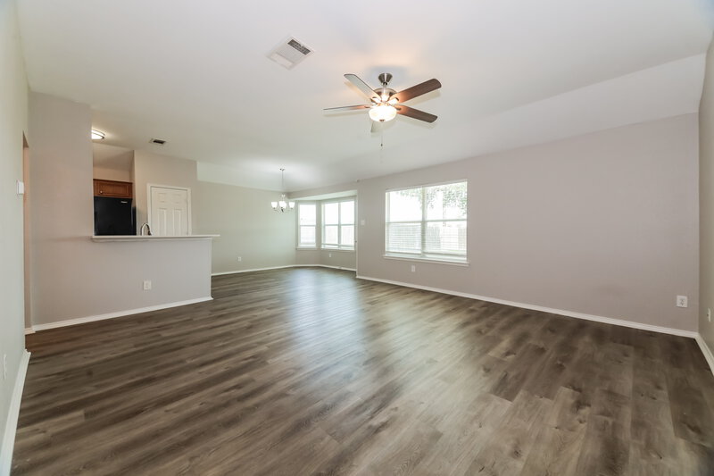 1,875/Mo, 120 Meadow View Ln Anna, TX 75409 Living Room View