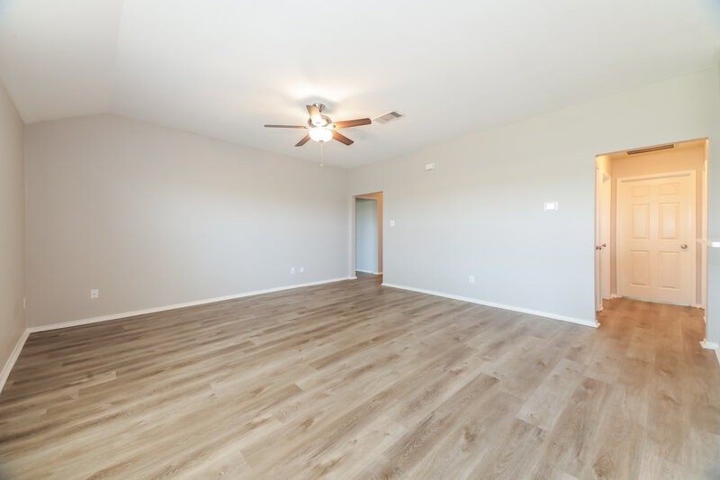 1,875/Mo, 120 Meadow View Ln Anna, TX 75409 Living Room View 3