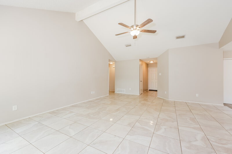 1,895/Mo, 922 Elliott Dr Cedar Hill, TX 75104 Living Room View 2