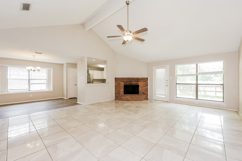 1,895/Mo, 922 Elliott Dr Cedar Hill, TX 75104 Living Room View 3