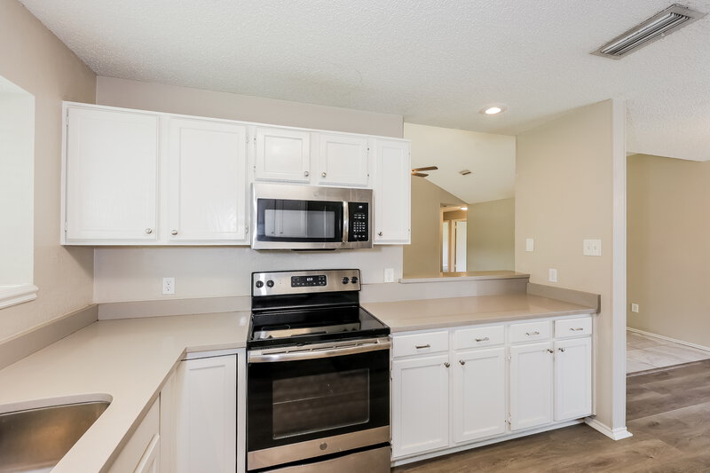 1,895/Mo, 922 Elliott Dr Cedar Hill, TX 75104 Kitchen View 2