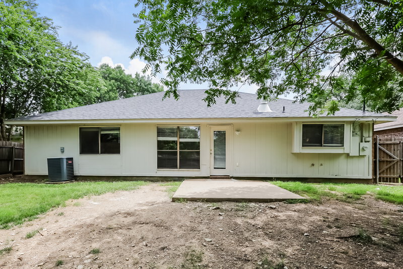 1,895/Mo, 922 Elliott Dr Cedar Hill, TX 75104 Rear View