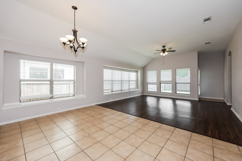 2,280/Mo, 636 Brooks St Crowley, TX 76036 Dining Room View