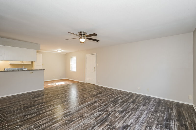 1,650/Mo, 1008 Autumn Oak Dr Denton, TX 76209 Living Room View 2