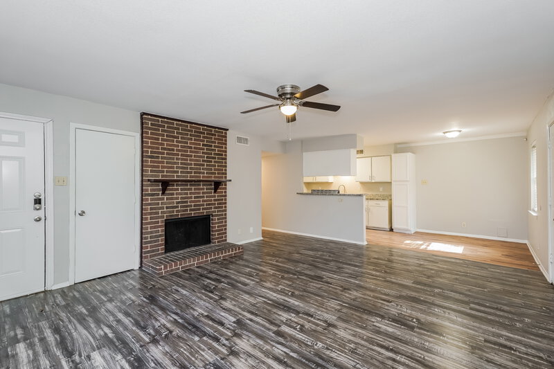 1,650/Mo, 1008 Autumn Oak Dr Denton, TX 76209 Kitchen View 2