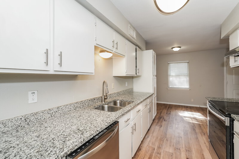 1,650/Mo, 1008 Autumn Oak Dr Denton, TX 76209 Kitchen View 3