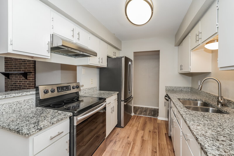 1,650/Mo, 1008 Autumn Oak Dr Denton, TX 76209 Kitchen View 4