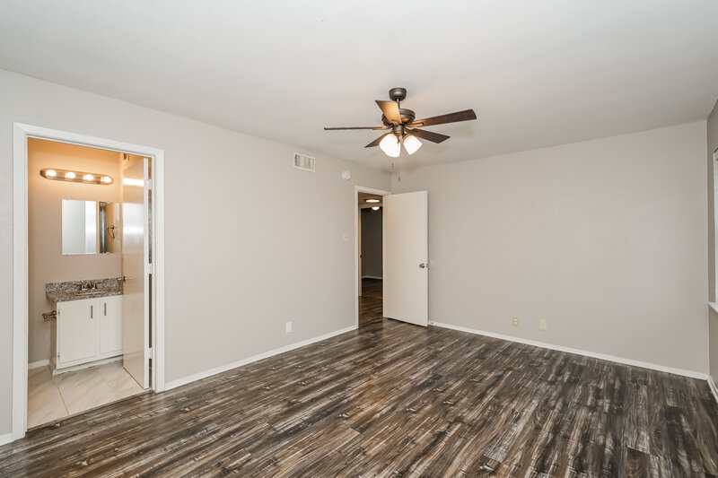 1,650/Mo, 1008 Autumn Oak Dr Denton, TX 76209 Main Bedroom View